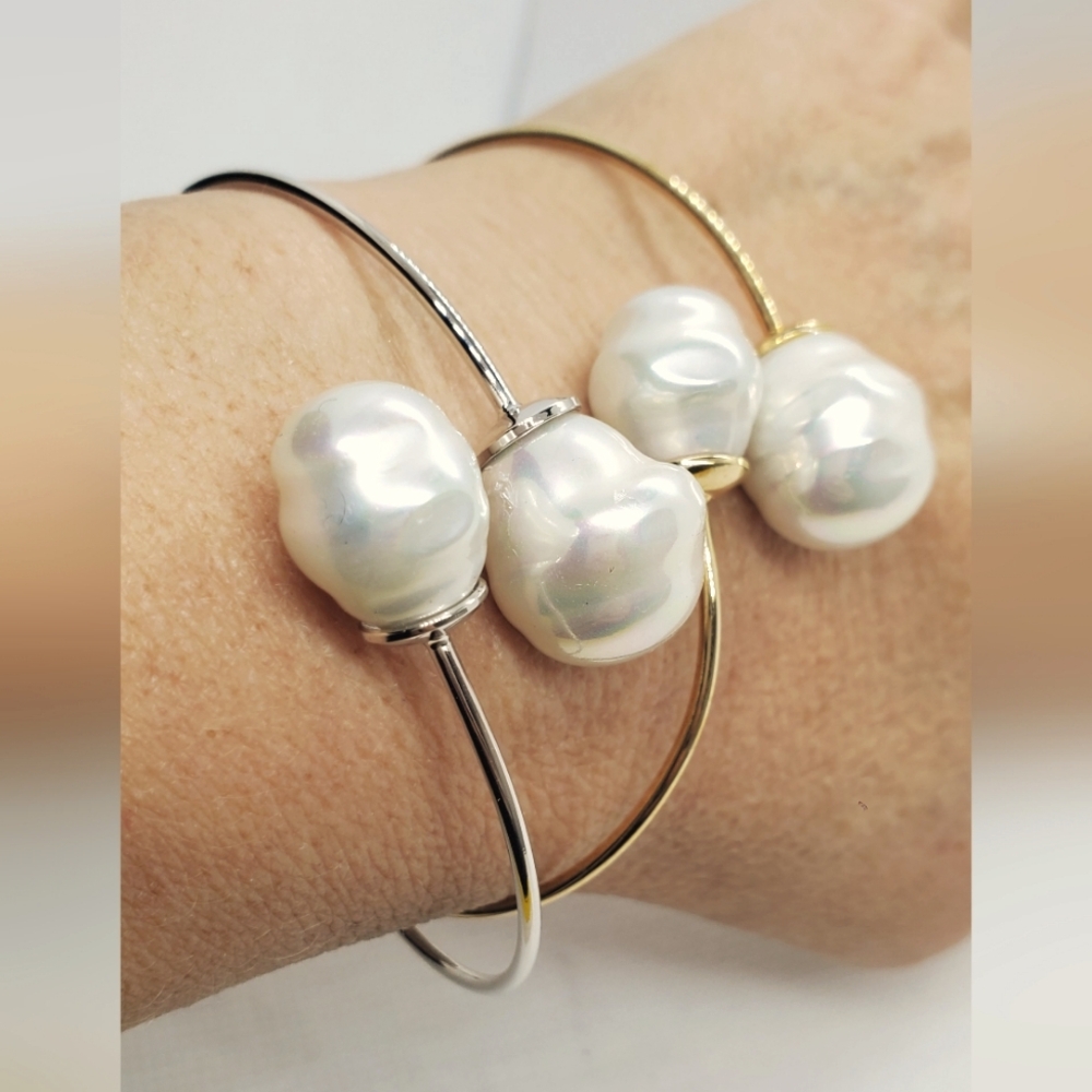 NWOT Bracelet Elegant Pearl Bangle Available In Gold&Silver Choose One